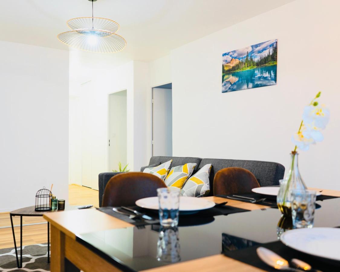 Bella Luna III: Elegant City Center Apartment with Free Parking Troyes Exterior photo