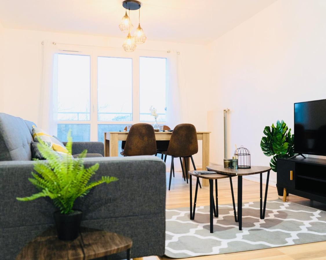 Bella Luna III: Elegant City Center Apartment with Free Parking Troyes Exterior photo