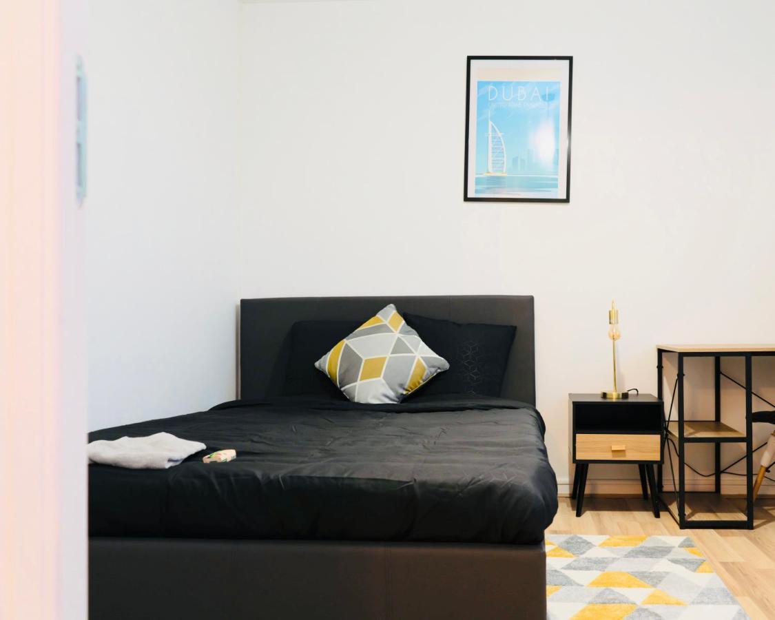 Bella Luna III: Elegant City Center Apartment with Free Parking Troyes Exterior photo